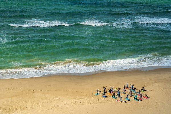 Comment organiser une retraite de yoga sur les plages de Bali?